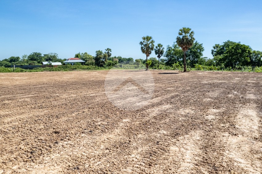 19,749 Sqm Land For Sale - Sangkat Areyksat, Kandal Province