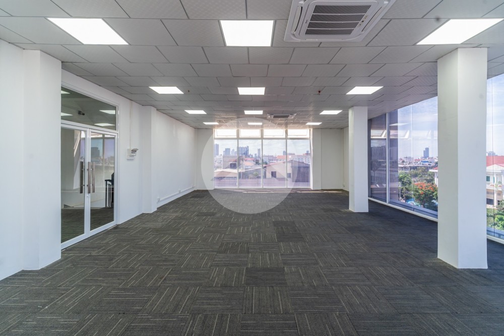 630 Sqm Office Space For Rent - Chak Angrae Kraom, Phnom Penh - Image 4