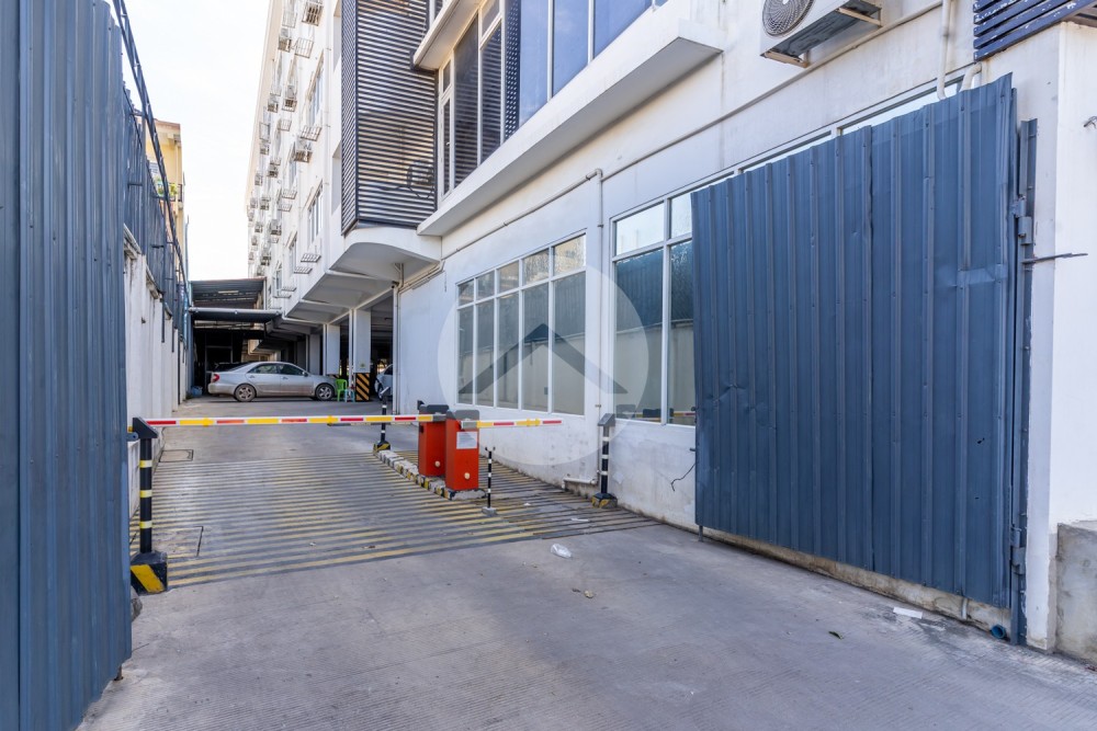 630 Sqm Office Space For Rent - Chak Angrae Kraom, Phnom Penh - Image 12
