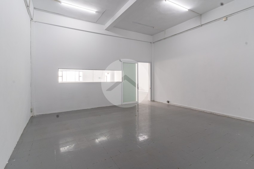 108 Sqm Office Space For Rent - Chak Angrae Kraom, Phnom Penh