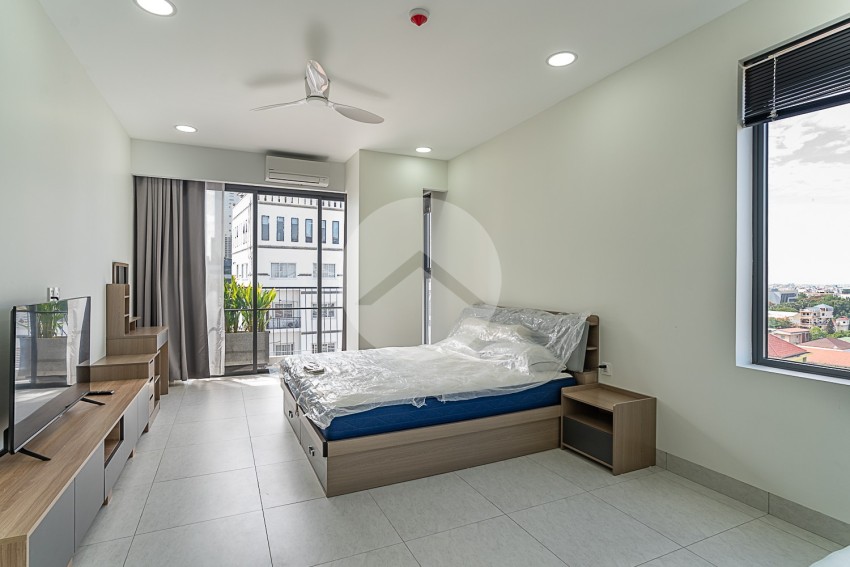 2 Bedroom Serviced Apartment For Rent - Tonle Bassac, Phnom Penh