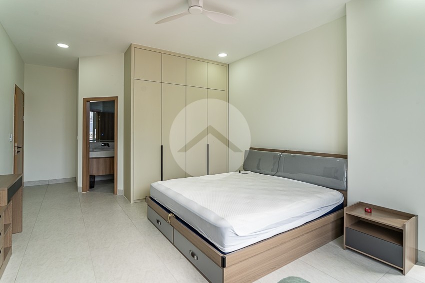 2 Bedroom Serviced Apartment For Rent - Tonle Bassac, Phnom Penh