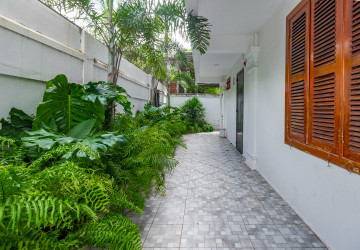 5 Bedroom House For Sale - Svay Dangkum, Siem Reap thumbnail