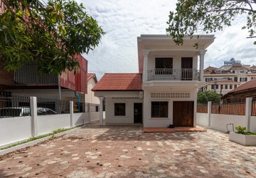 3 Bedroom House For Sale - Svay Dangkum, Siem Reap thumbnail