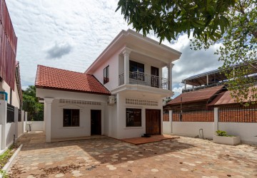 3 Bedroom House For Sale - Svay Dangkum, Siem Reap thumbnail