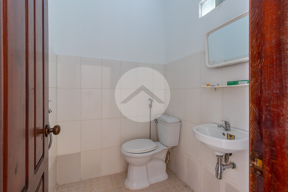 3 Bedroom House For Rent - Svay Dangkum, Siem Reap - Image 10