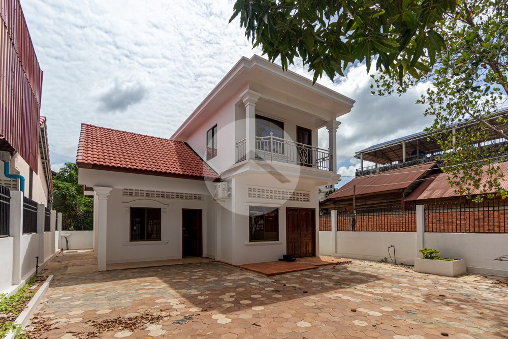 3 Bedroom House For Rent - Svay Dangkum, Siem Reap - Image 12