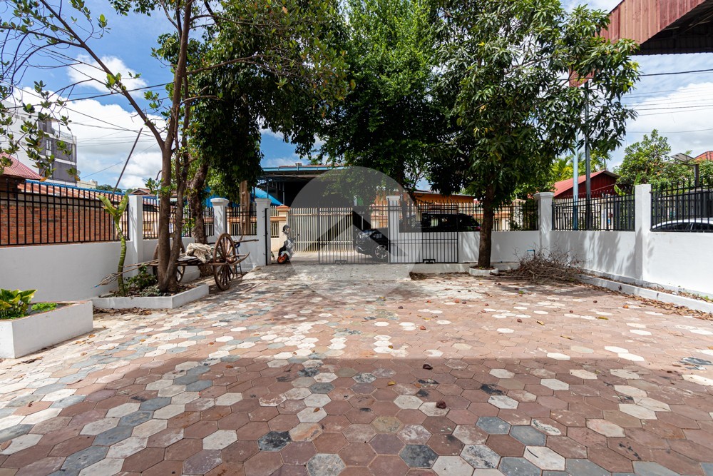 3 Bedroom House For Rent - Svay Dangkum, Siem Reap - Image 13