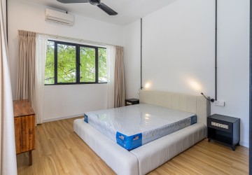 4 Bedroom Renovated Apartment For Rent - Chakto Mukh, Phnom Penh thumbnail