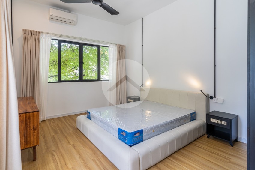 4 Bedroom Renovated Apartment For Rent - Chakto Mukh, Phnom Penh
