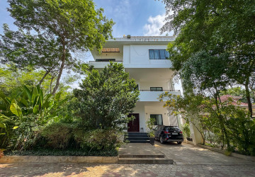 3 Bedroom Apartment For Rent - Kouk Chak, Siem Reap thumbnail