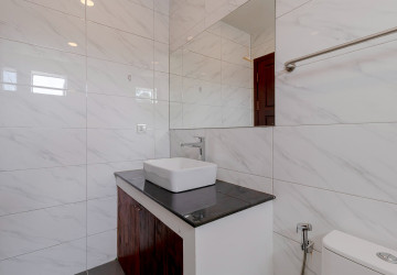 3 Bedroom Apartment For Rent - Kouk Chak, Siem Reap thumbnail