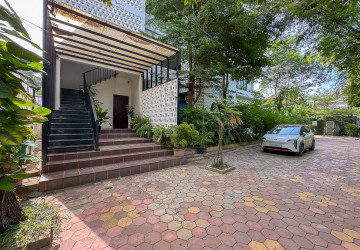 3 Bedroom Apartment For Rent - Kouk Chak, Siem Reap thumbnail