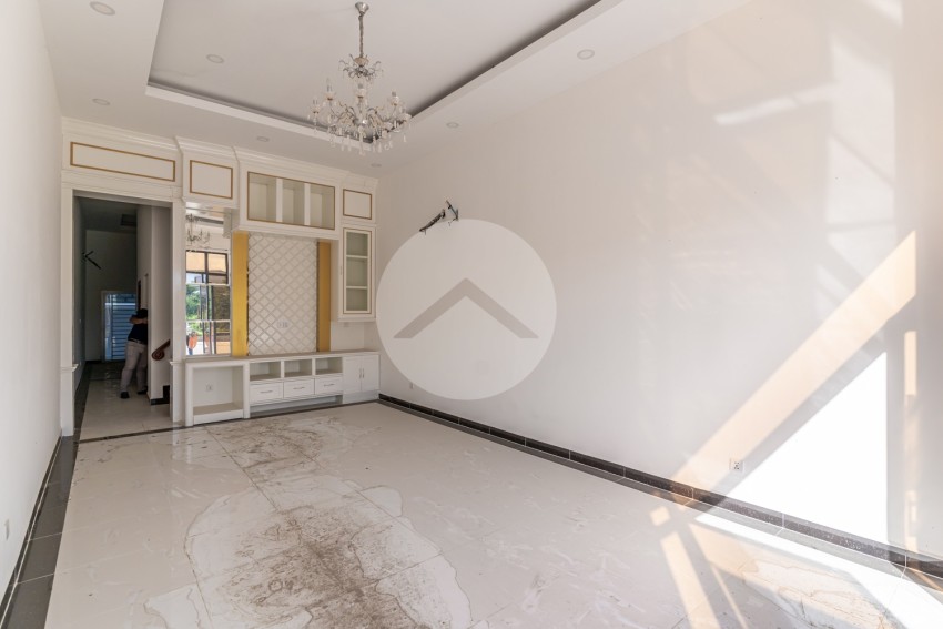 5 Bedroom Shophouse For Rent - Chrang Chamreh Ti Mouy, Phnom Penh