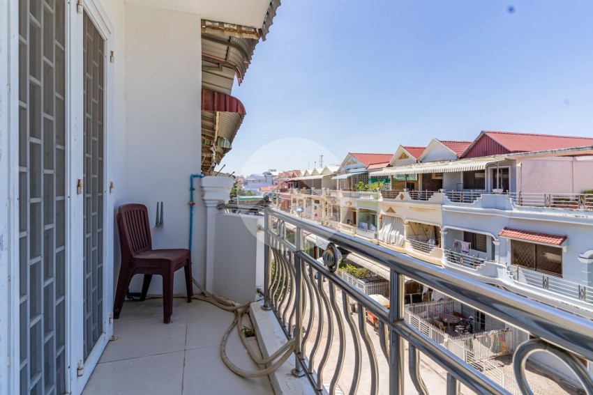 7 Bedroom Townhouse For Sale - Teuk Thla, Phnom Penh