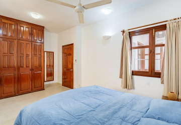 1 Bedroom Serviced Apartment For Rent - BKK1, Phnom Penh thumbnail