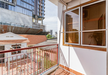 1 Bedroom Serviced Apartment For Rent - BKK1, Phnom Penh thumbnail