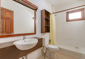 1 Bedroom Serviced Apartment For Rent - BKK1, Phnom Penh thumbnail