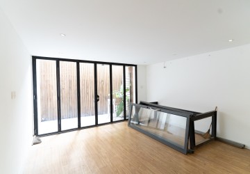 5 Bedroom Shophouse For Sale - Teuk La Ark 3, Phnom Penh thumbnail