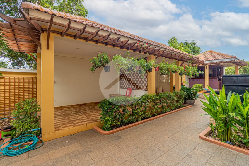 5 Bedroom Villa For Sale - Slor Kram, Siem Reap