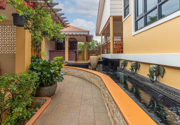 5 Bedroom Villa For Sale - Slor Kram, Siem Reap thumbnail