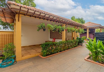 5 Bedroom Villa For Sale - Slor Kram, Siem Reap thumbnail