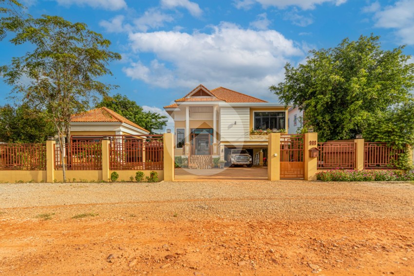 5 Bedroom Villa For Sale - Slor Kram, Siem Reap