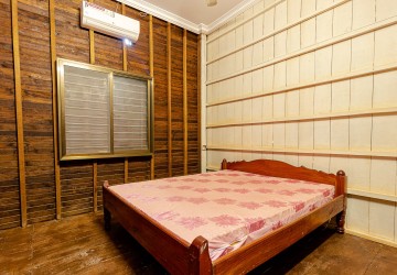 3 Bedroom Wooden House For Rent - Sala Kamreuk, Siem Reap thumbnail