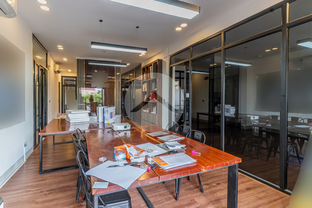 648 Sqm Commercial Building For Rent - BKK1, Phnom Penh - Image 12 648 Sqm Commercial Building For Rent - BKK1, Phnom Penh - Image 12