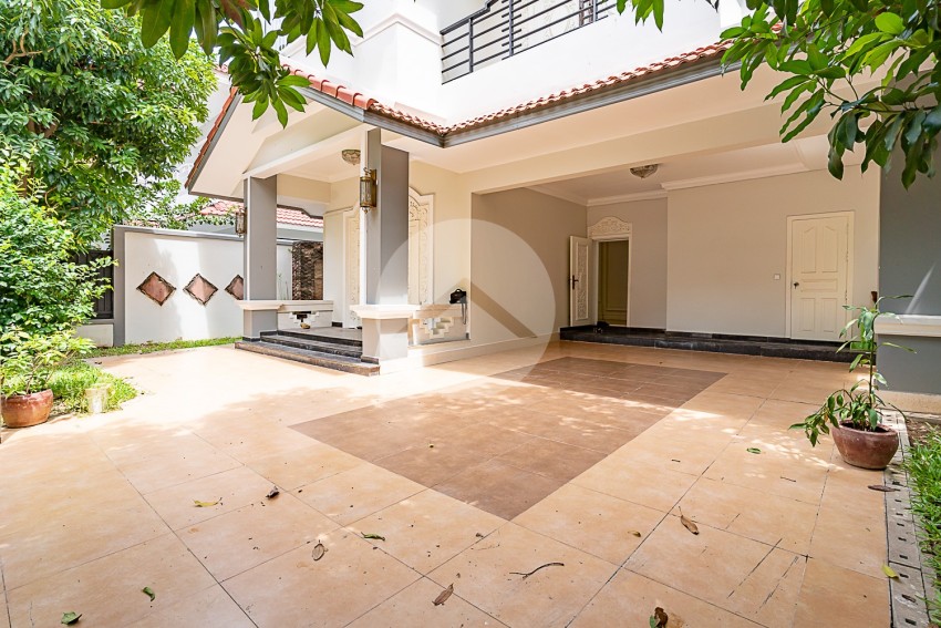 4 Bedroom Villa For Rent - Bassac Garden, Tonle Bassac, Phnom Penh