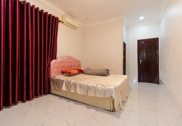 2 Bedroom House For Rent- Sala Kamreuk, Siem Reap thumbnail