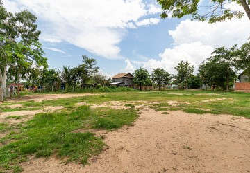 964 Sqm Residential Land For Sale - Svay Dangkum, Siem Reap thumbnail