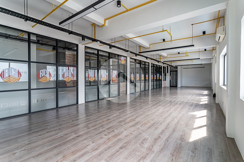 131 Sqm Office Space For Rent - Chak Angrae Kraom, Phnom Penh