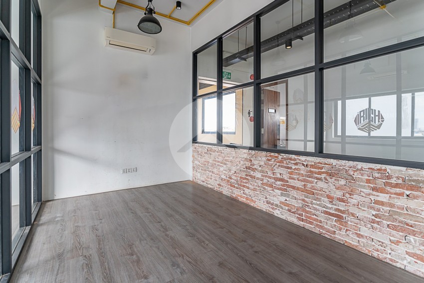 131 Sqm Office Space For Rent - Chak Angrae Kraom, Phnom Penh