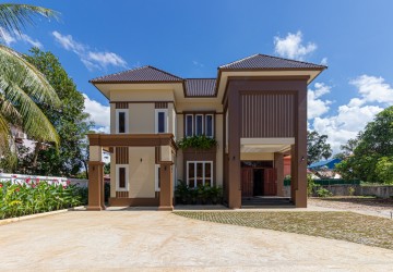 4 Bedroom Villa For Rent - Slor Kram, Siem Reap thumbnail