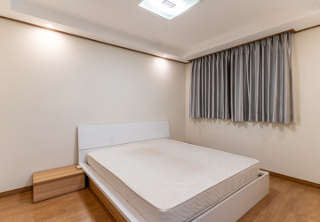 1 Bedroom Condo For Rent - De Castle Royal, BKK1, Phnom Penh thumbnail