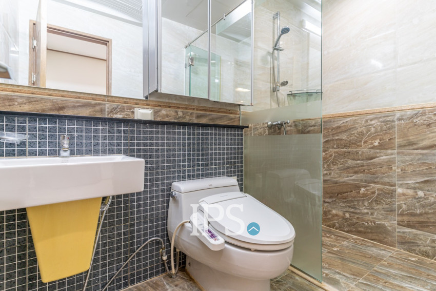 1 Bedroom Condo For Rent - De Castle Royal, BKK1, Phnom Penh