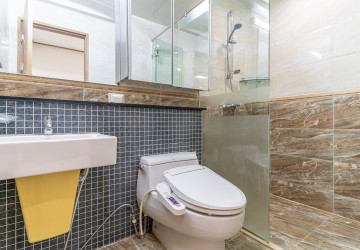 1 Bedroom Condo For Rent - De Castle Royal, BKK1, Phnom Penh thumbnail