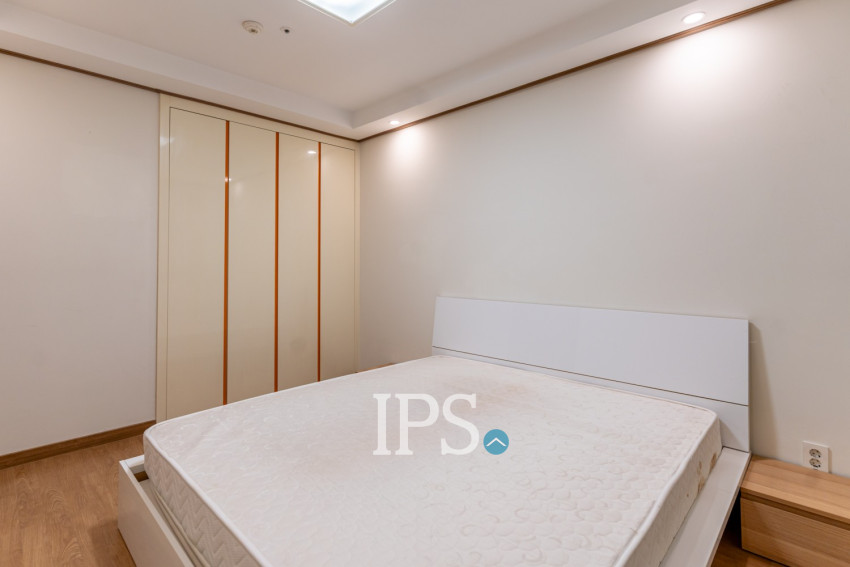 1 Bedroom Condo For Rent - De Castle Royal, BKK1, Phnom Penh