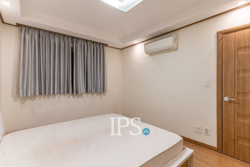 1 Bedroom Condo For Rent - De Castle Royal, BKK1, Phnom Penh