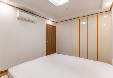 1 Bedroom Condo For Rent - De Castle Royal, BKK1, Phnom Penh thumbnail