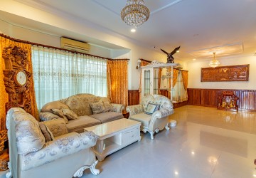 3 Bedroom Villa For Rent - Bassac Garden City, Tonle Bassac, Phnom Penh thumbnail