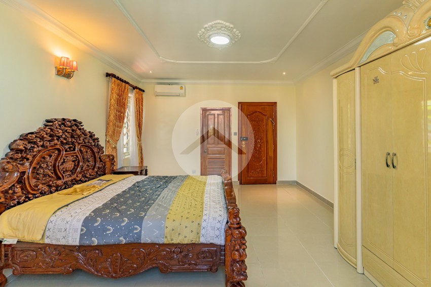 3 Bedroom Villa For Rent - Bassac Garden City, Tonle Bassac, Phnom Penh