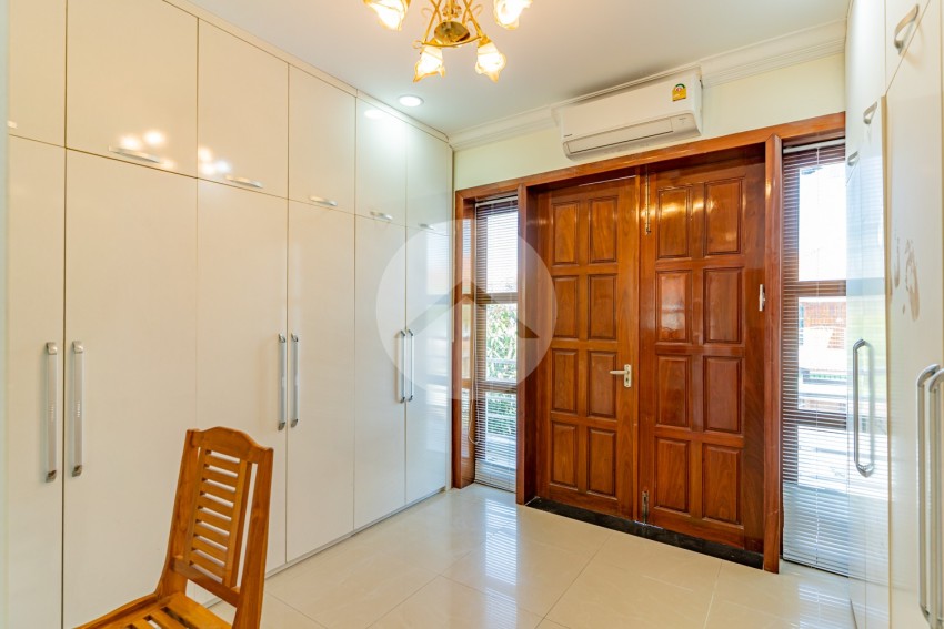 3 Bedroom Villa For Rent - Bassac Garden City, Tonle Bassac, Phnom Penh