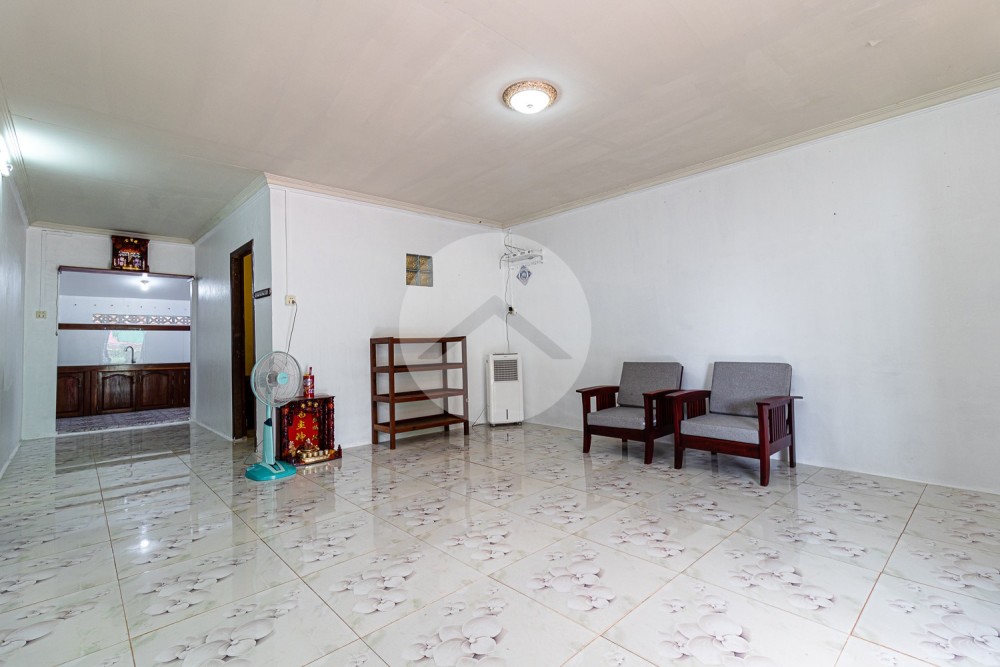 2 Bedroom House For Rent - Svay Dangkum, Siem Reap - Image 3