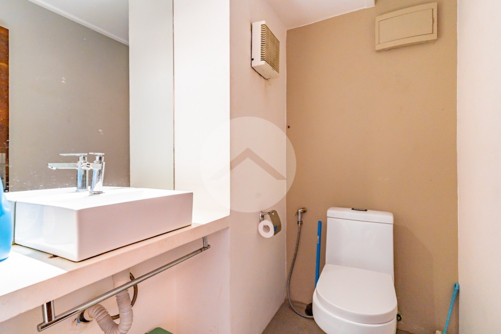 Renovated Duplex 2 Bedroom Apartment For Rent - Phsar Chas, Phnom Penh - Image 20