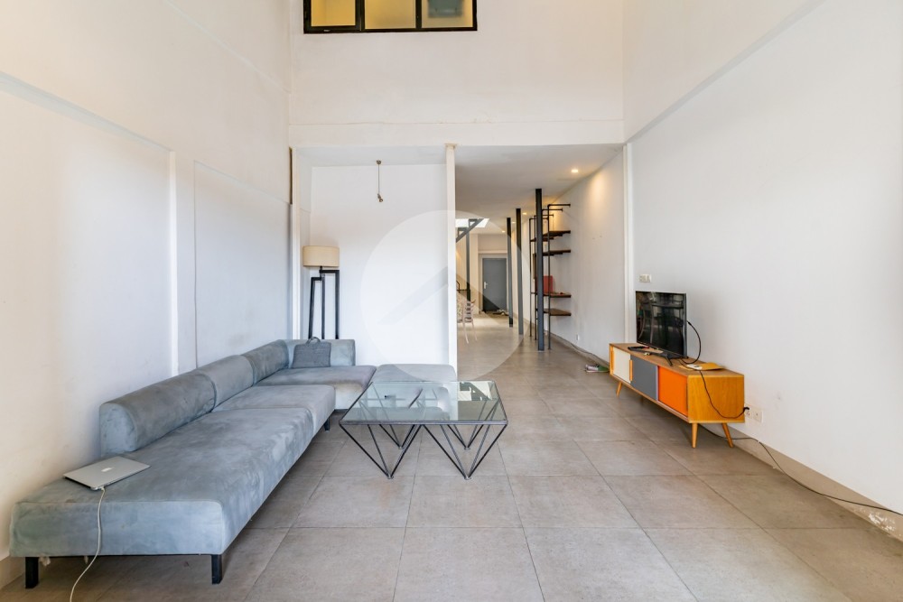 Renovated Duplex 2 Bedroom Apartment For Rent - Phsar Chas, Phnom Penh - Image 5