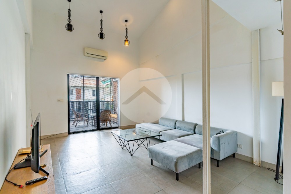 Renovated Duplex 2 Bedroom Apartment For Rent - Phsar Chas, Phnom Penh - Image 2