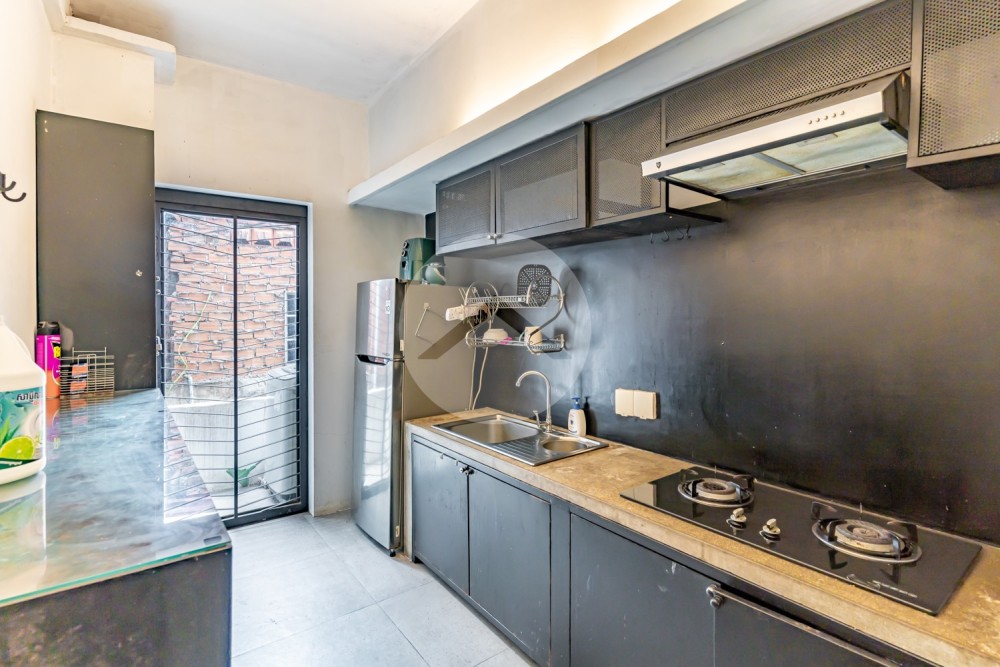 Renovated Duplex 2 Bedroom Apartment For Rent - Phsar Chas, Phnom Penh - Image 11