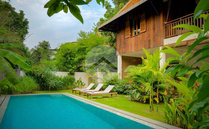 6 Bedroom 2 Wooden House For Sale - Slor Kram, Siem Reap